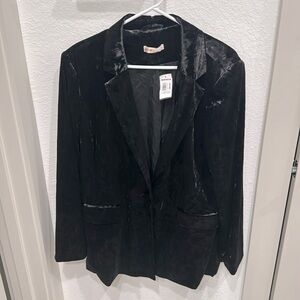 *NWT* Intempo black velvet blazer
